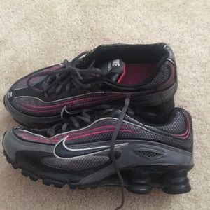 Nike women’s 7.5 Shoxs.
